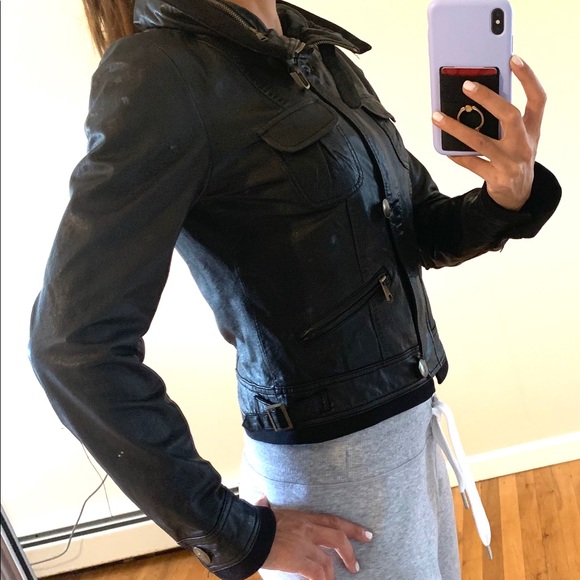 Andrew Marc - Picture 15 of 15